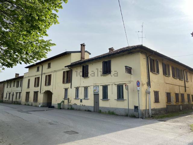 Locale Commerciale in vendita a Pozzuolo Martesana, Lombardia