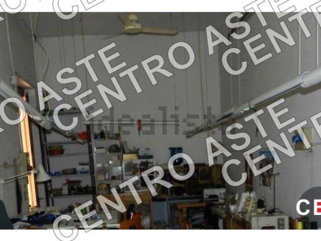 Locale Commerciale in vendita a Altarello, Giarre