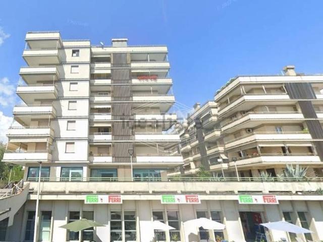 Locale Commerciale in vendita a Lavagna, Liguria