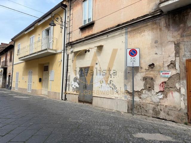 Locale Commerciale in vendita a Cuccagna, Casagiove