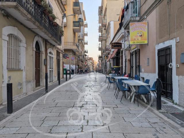 Locale Commerciale in vendita a Puglia, Foggia