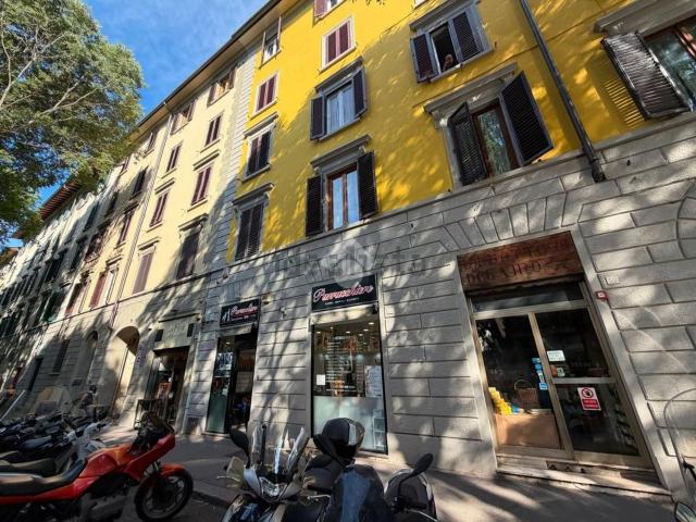 Locale Commerciale in vendita a Quartiere 2, Firenze