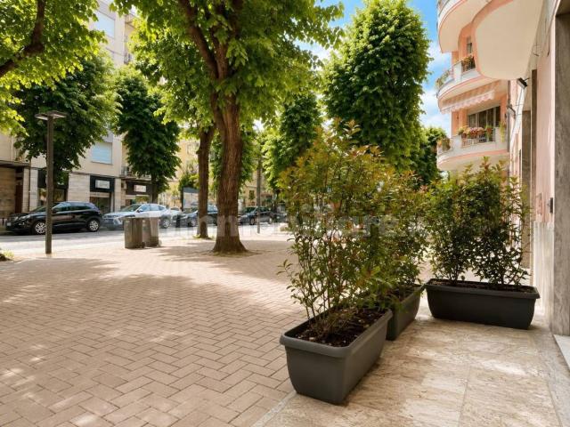 Locale Commerciale in vendita a Porta Maggiore, Marche