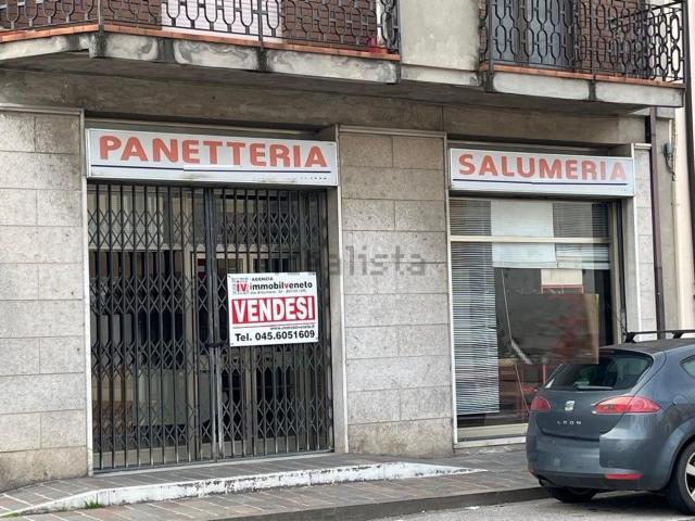 Locale Commerciale in vendita a Zevio, Veneto