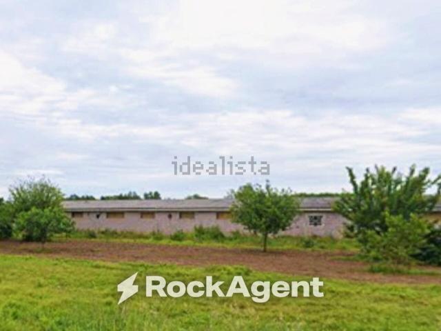Locale Commerciale in vendita a Mede, Lombardia