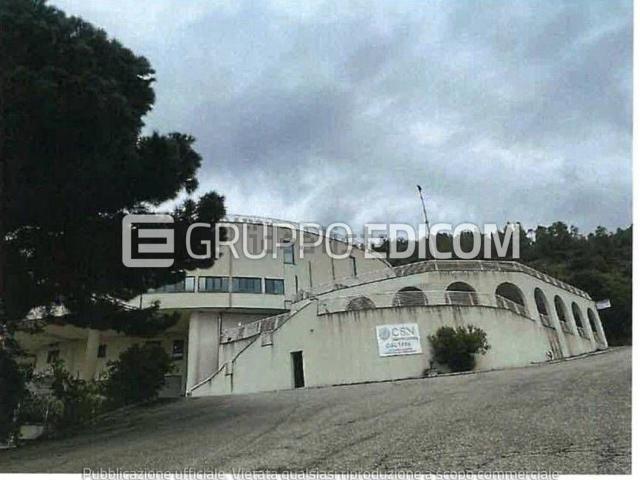 Locale Commerciale in vendita a Calabria, Vibo Valentia