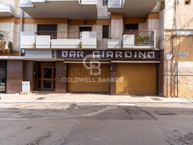 Locale Commerciale in vendita a Puglia, Bari