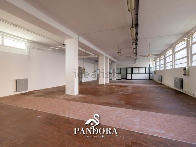 Locale Commerciale in vendita a Gallarate, Lombardia