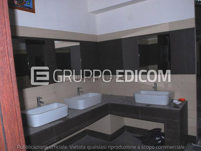 Locale Commerciale in vendita a Terni, Umbria