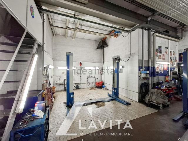 Locale Commerciale in vendita a Oltrisarco-Aslago - Oberau-Haslach, Bolzano - Bozen