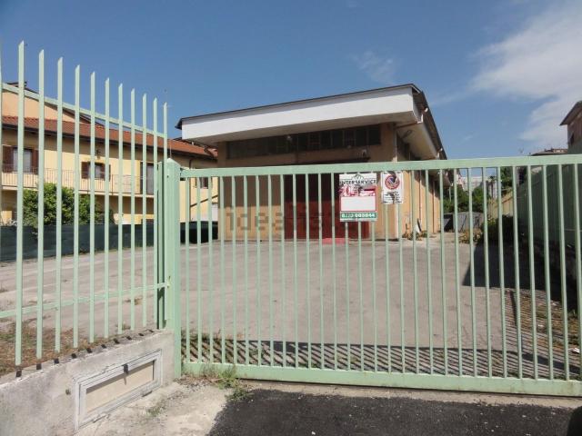 Locale Commerciale in vendita a Ceccano, Lazio