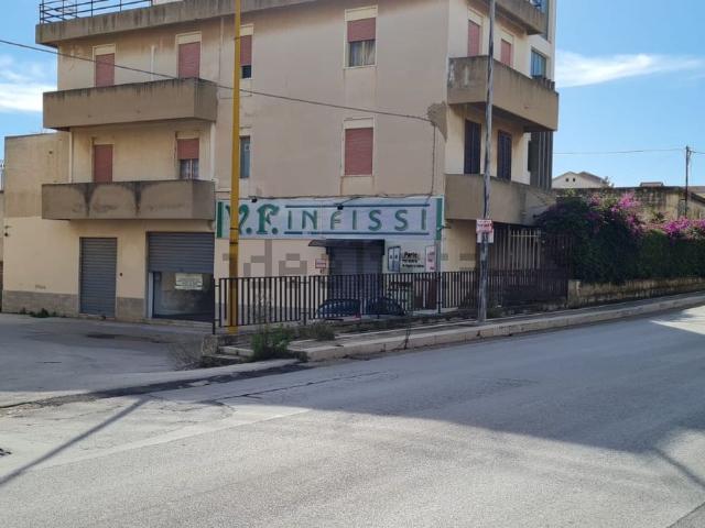 Locale Commerciale in vendita a Castelvetrano, Sicilia