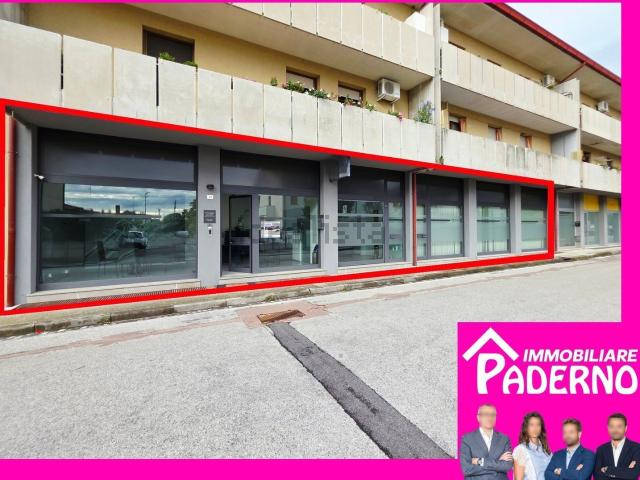 Locale Commerciale in vendita a Tavagnacco, Friuli-Venezia Giulia