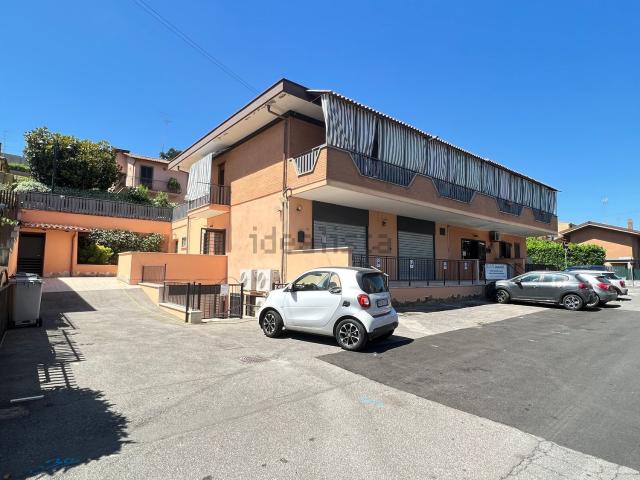 Locale Commerciale in vendita a Roma Capitale, Lazio