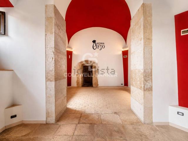 Locale Commerciale in vendita a Isernia, Molise