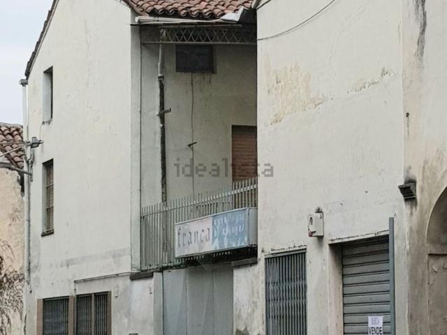 Locale Commerciale in vendita a Piemonte, Alessandria