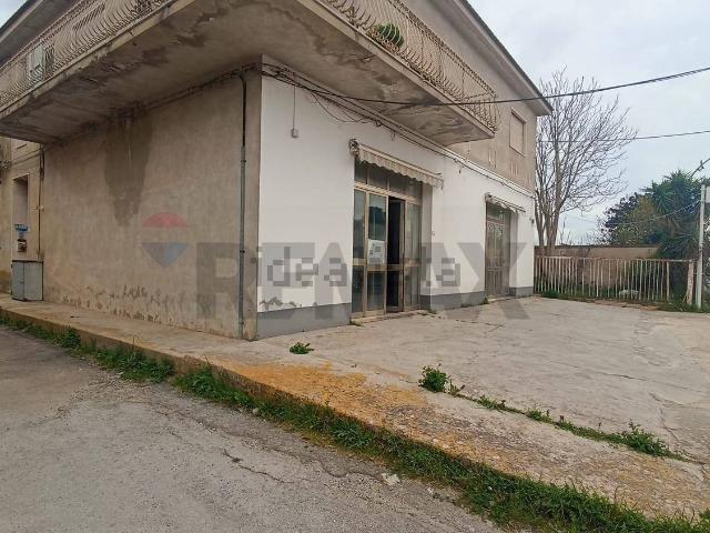 Locale Commerciale in vendita a Roccazzo, Chiaramonte Gulfi