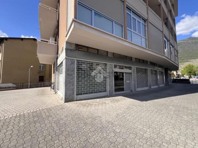 Locale Commerciale in vendita a Campoledro, Sondrio