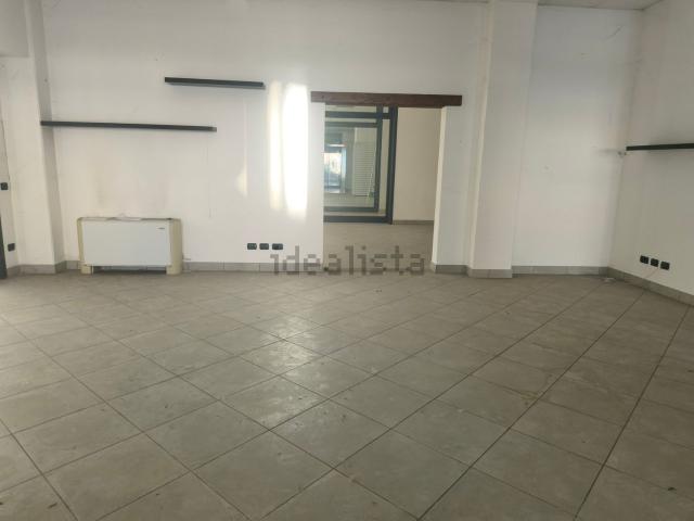 Locale Commerciale in vendita a Unione dei comuni del Distretto Ceramico, Formigine