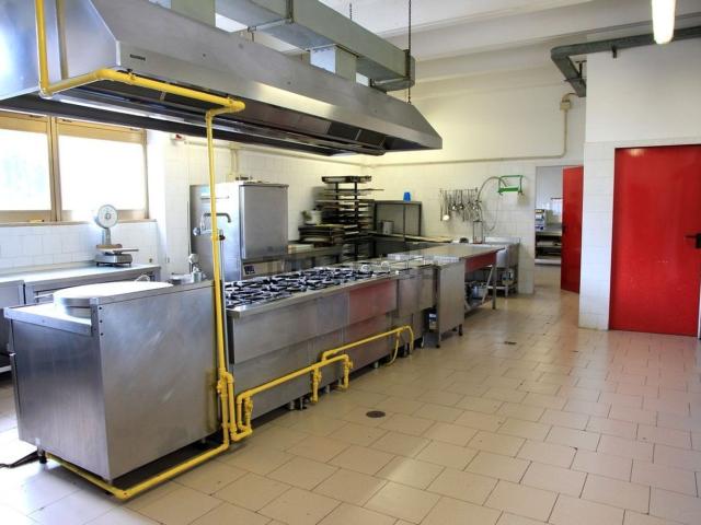 Locale Commerciale in vendita a Lurago Marinone, Lombardia