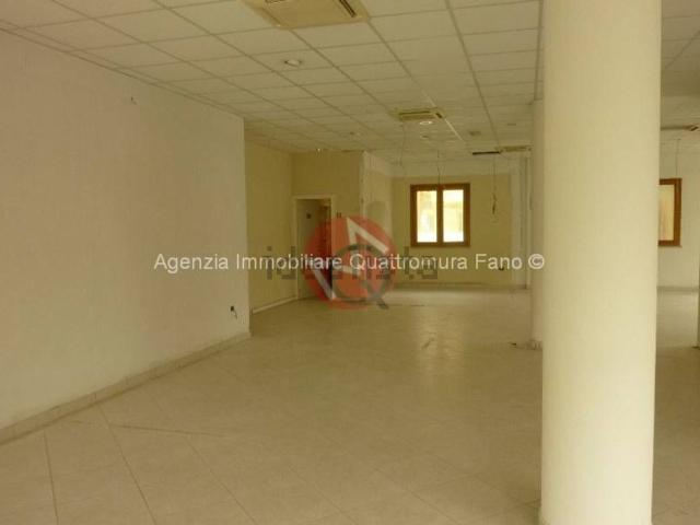 Locale Commerciale in vendita a San Cristoforo, Marche
