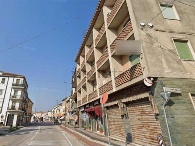 Locale Commerciale in vendita a Padova, Veneto