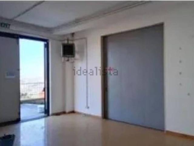 Locale Commerciale in vendita a San Lorenzo, Marche
