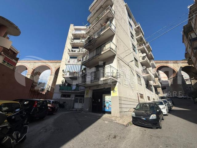 Locale Commerciale in vendita a III Circoscrizione, Messina