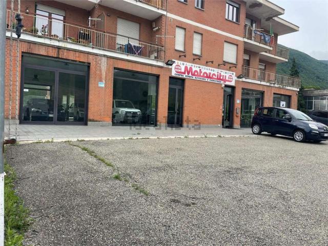 Locale Commerciale in vendita a Piemonte, Torino