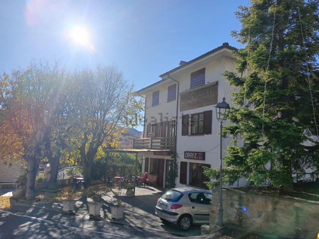 Locale Commerciale in vendita a Pecorara, Alta Val Tidone