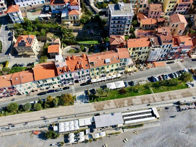 Locale Commerciale in vendita a Ospedaletti, Liguria