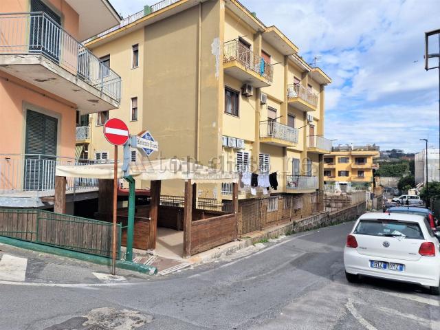 Locale Commerciale in vendita a Cigliano, Pozzuoli