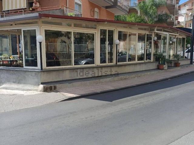Locale Commerciale in vendita a Gaggi, Messina