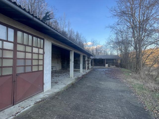 Locale Commerciale in vendita a Piemonte, Asti