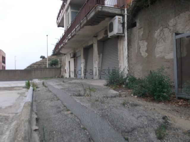 Locale Commerciale in vendita a II Circoscrizione, Messina