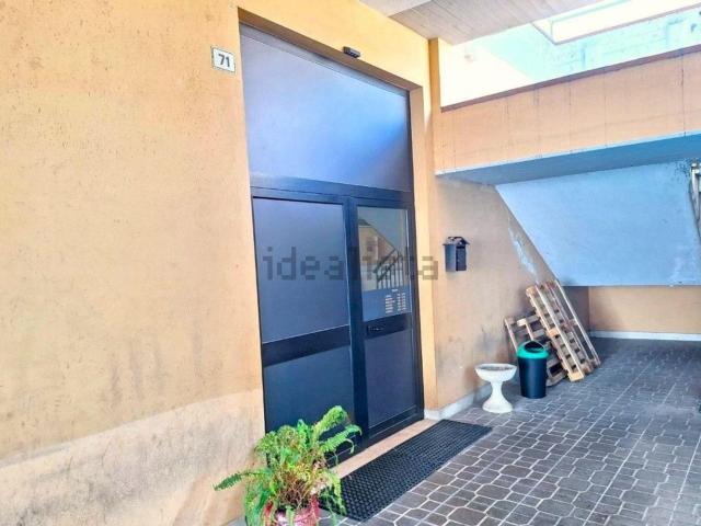 Locale Commerciale in vendita a Pozzo, Marche