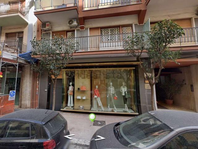 Locale Commerciale in vendita a Taranto