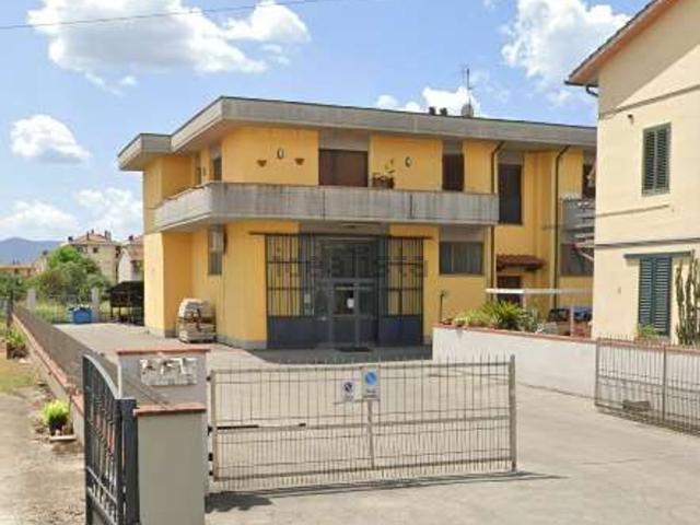 Locale Commerciale in vendita a Cantone, Agliana
