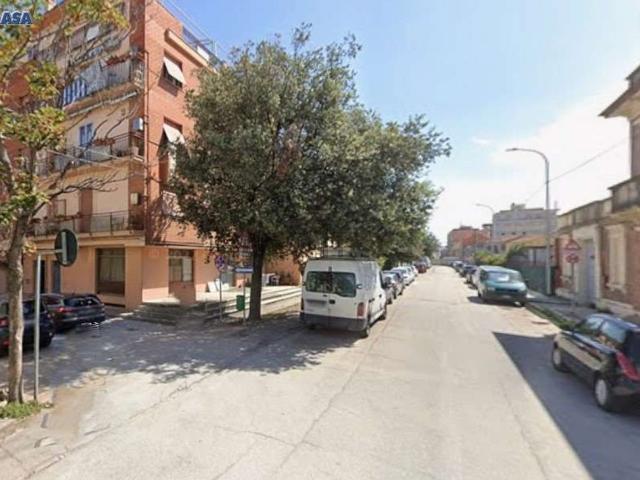Locale Commerciale in vendita a Villanova, Marche