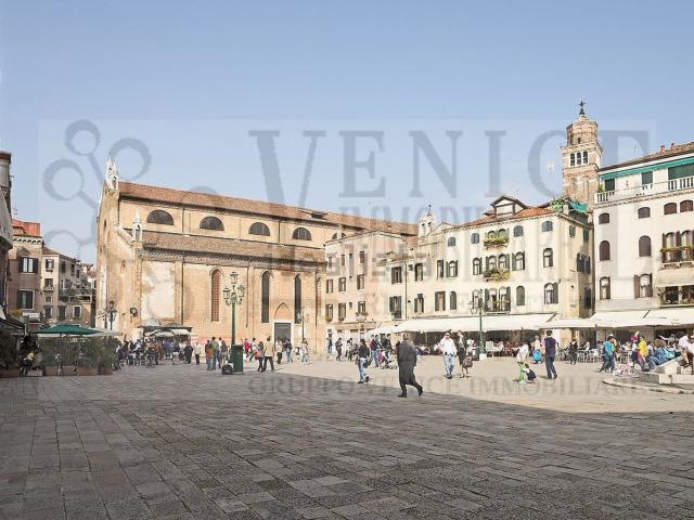 Locale Commerciale in vendita a Venezia