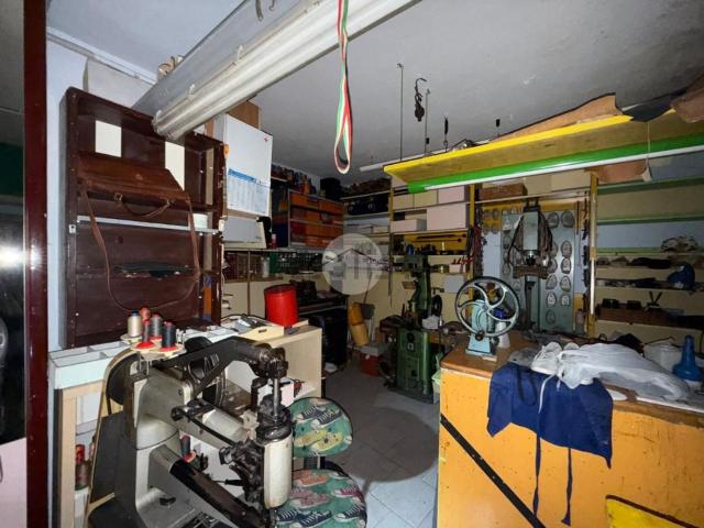 Locale Commerciale in vendita a Paderno, Seriate