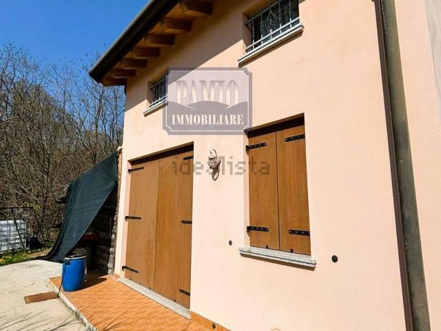 Locale Commerciale in vendita a Nervesa Della Battaglia, Veneto