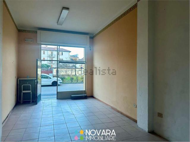 Locale Commerciale in vendita a Robbio, Lombardia