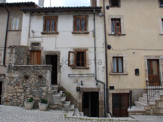 Locale Commerciale in vendita a Pescocostanzo, Abruzzo