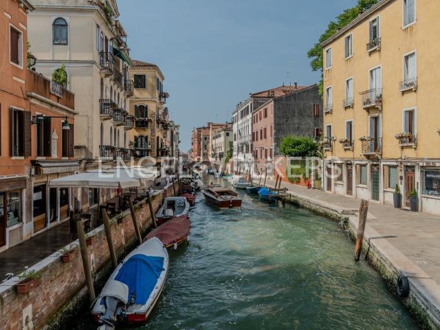 Locale Commerciale in vendita a Venezia