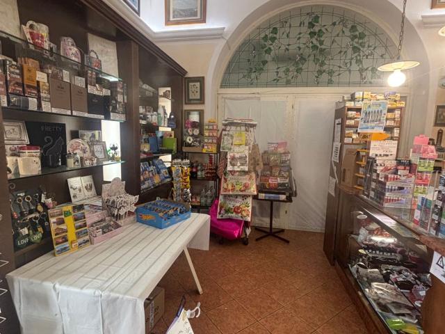 Locale Commerciale in vendita a Livorno, Toscana