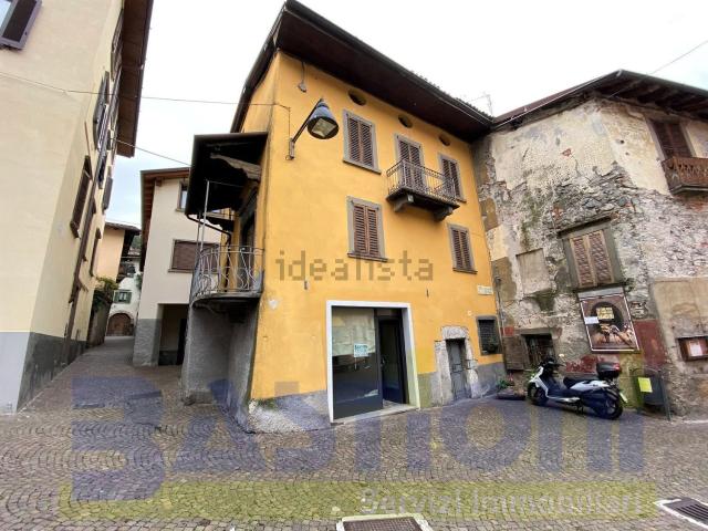 Locale Commerciale in vendita a Ardesio, Lombardia
