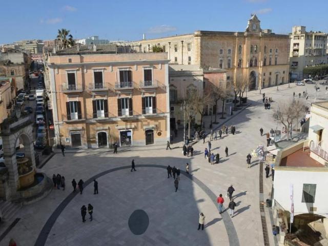 Locale Commerciale in vendita a Centro Storico, Matera