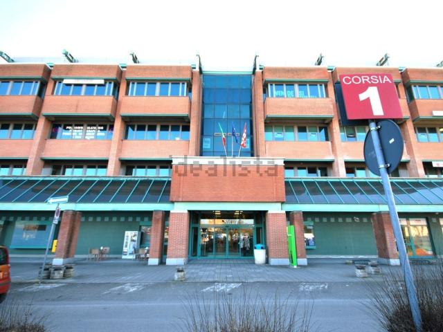 Locale Commerciale in vendita a Pianura Reggiana, Re