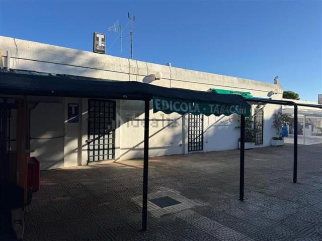 Locale Commerciale in vendita a Rosa Marina di Ostuni, Puglia